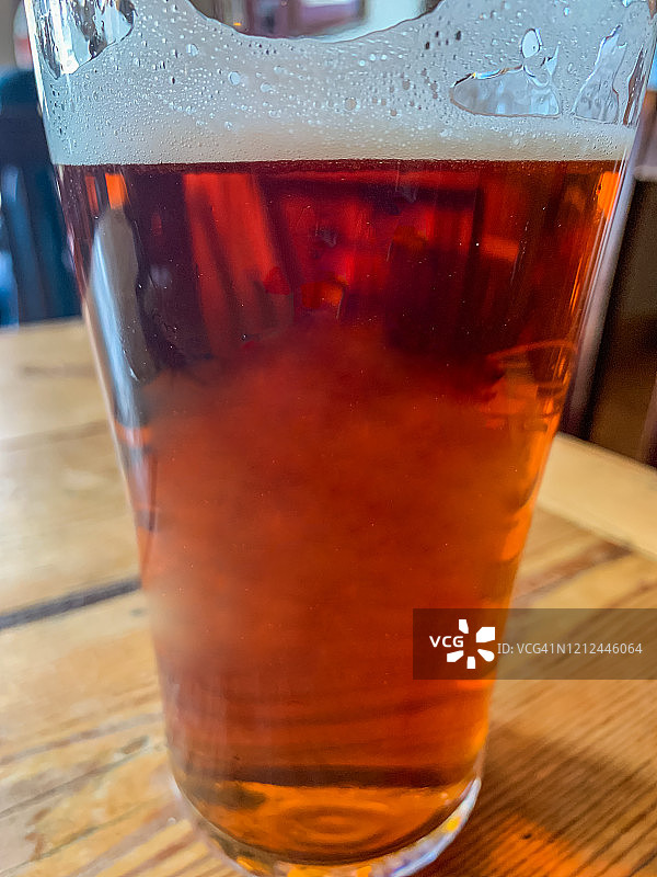 英国牛津的品脱啤酒杯图片素材