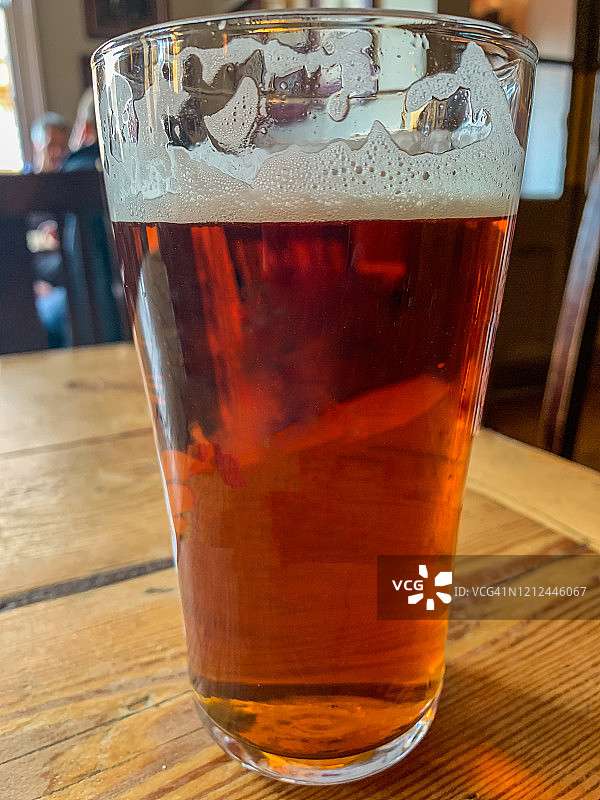 英国牛津的品脱啤酒杯图片素材