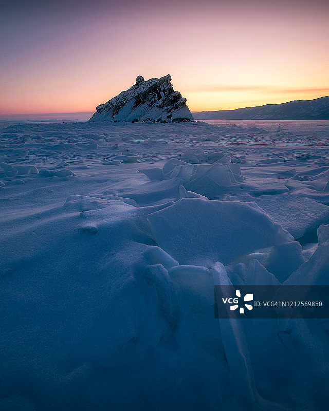 贝加尔湖厄连卡岛日落图片素材
