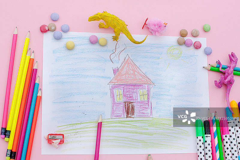 粉色儿童房屋绘画图片素材