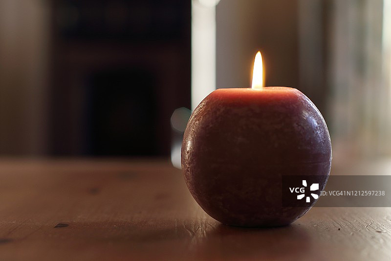 紫色圆形蜡烛图片素材