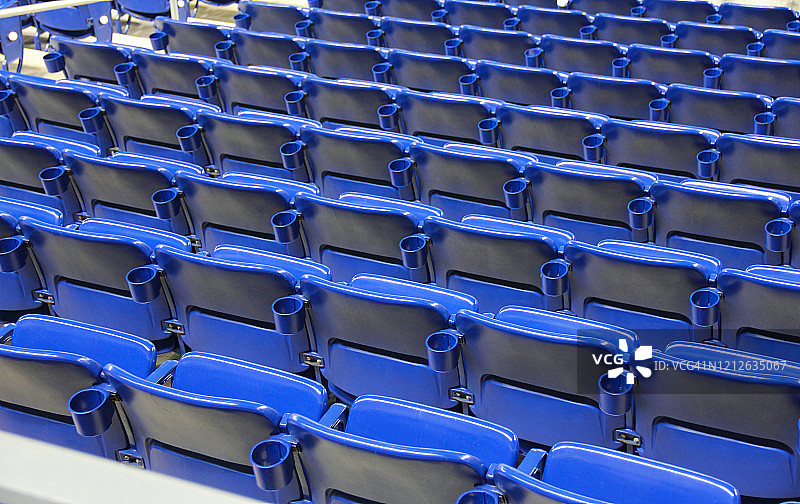 带杯架的体育场空座位图片素材