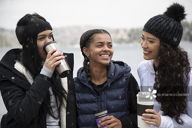 箭头湖畔休闲图片素材