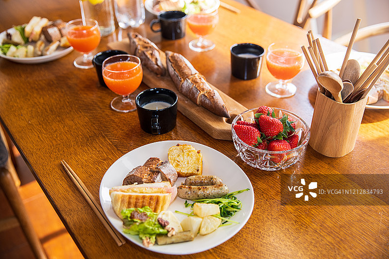 居家午餐派对美食饮品图片素材