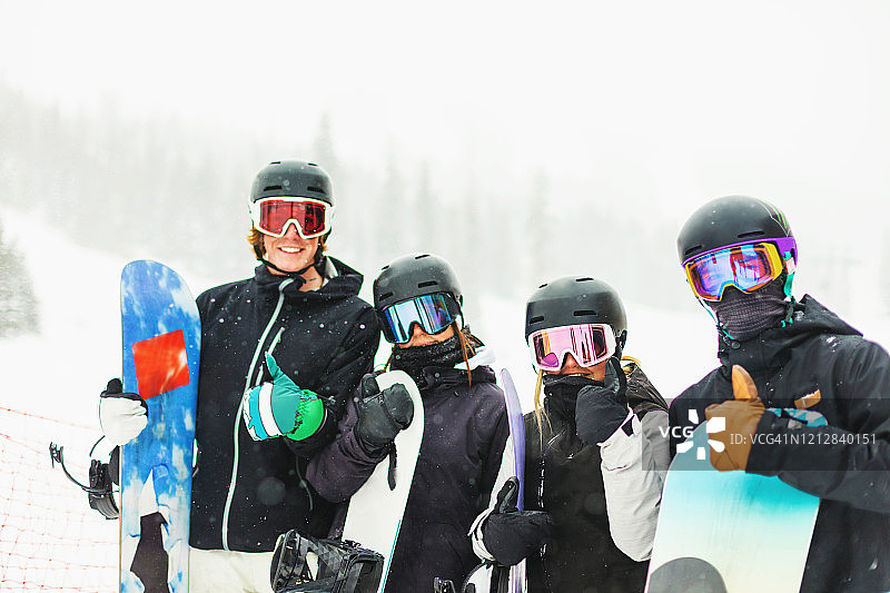 Gen Z 科罗拉多落基山滑雪图片素材