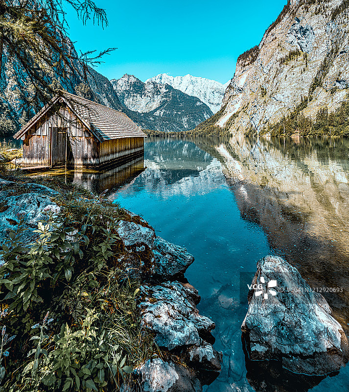 德国巴伐利亚州国王湖上奥伯湖的夏季风光图片素材