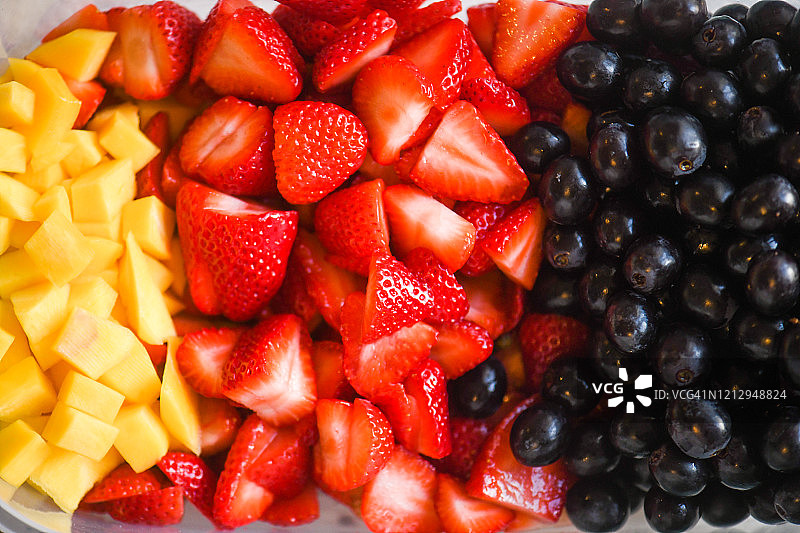 芒果、草莓和葡萄图片素材