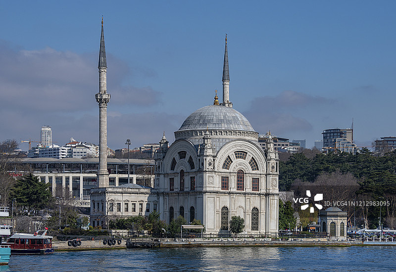 土耳其伊斯坦布尔贝西克塔斯区的多尔玛巴赫切清真寺图片素材