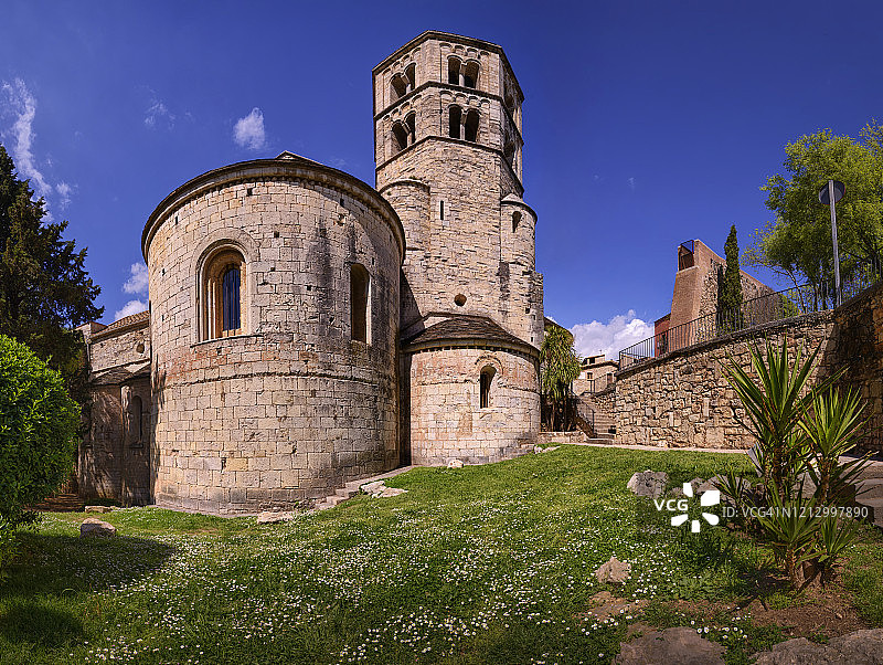 西班牙加泰罗尼亚赫罗纳圣佩雷德加利甘茨本笃会修道院教堂图片素材