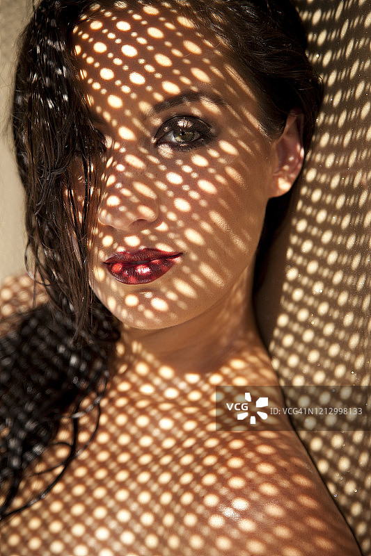 带阴影的美妆面部图片素材