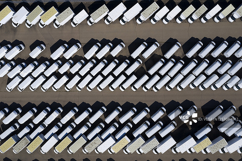 送货车航拍图片素材