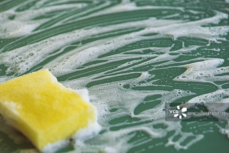 用黄色海绵清洁图片素材