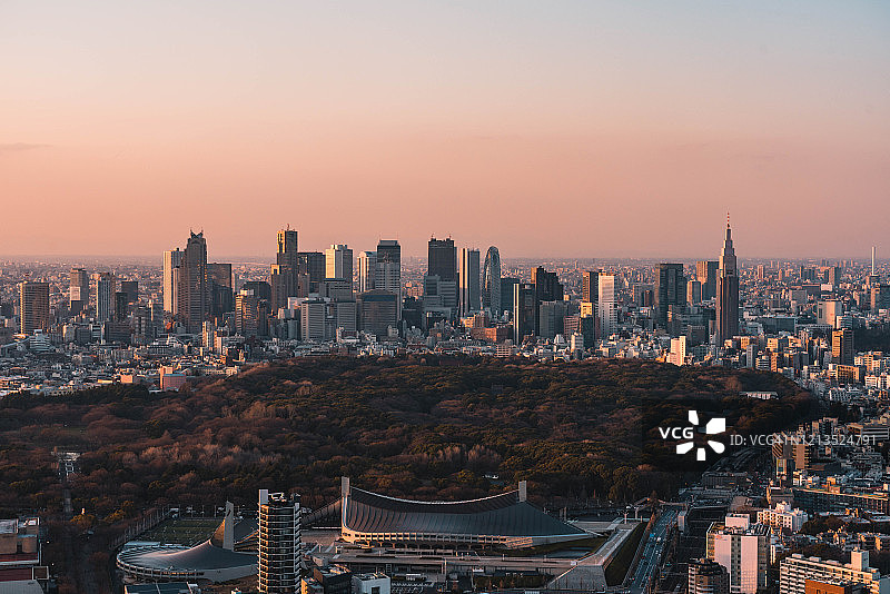 东京黄昏时分的天际线图片素材