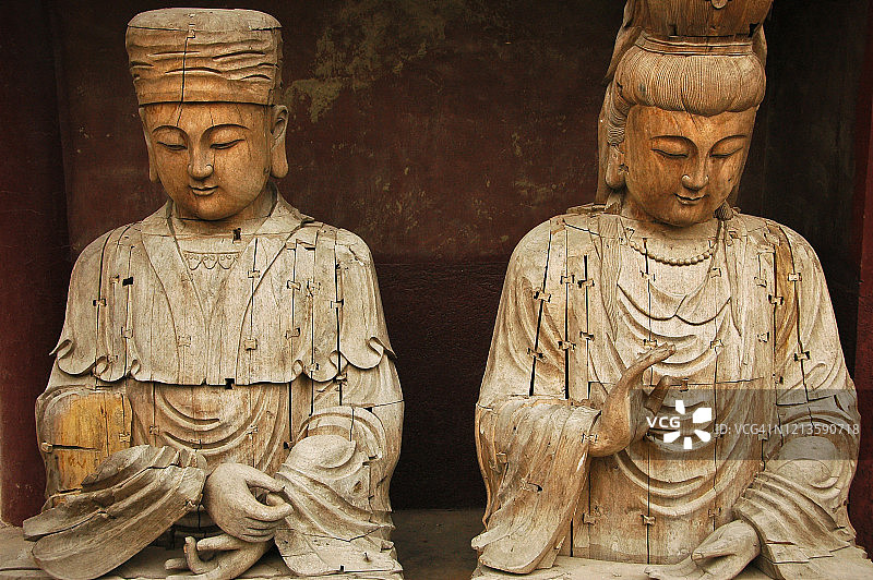 中国嵩山少林寺的木雕像图片素材