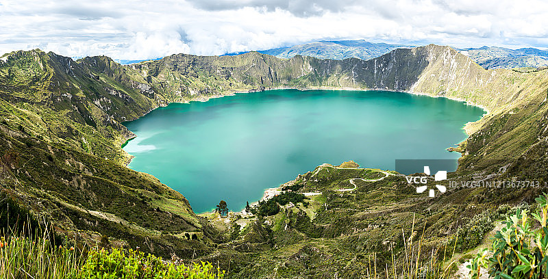 厄瓜多尔安第斯山脉美丽的基洛托阿湖图片素材