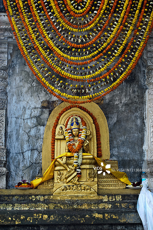 代表佛陀的雕塑（印度菩提寺）图片素材