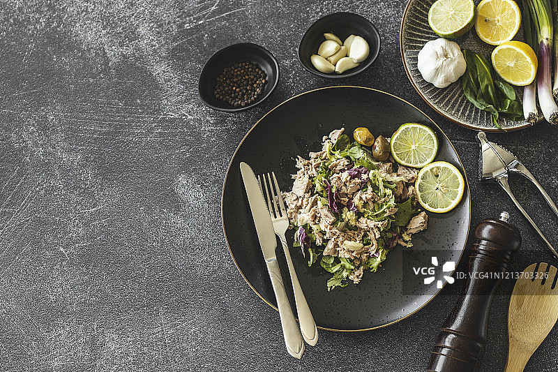 地中海金枪鱼沙拉图片素材