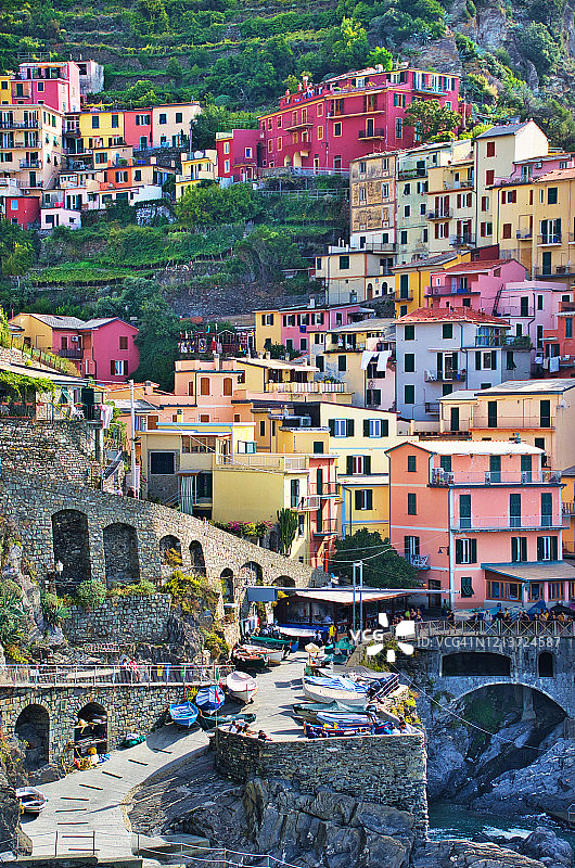 五渔村马纳罗拉港口图片素材