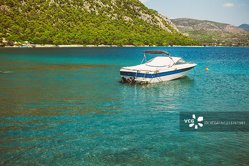 希腊埃维亚岛利姆尼村全景图片素材