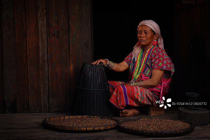 泰国克伦族群众的肖像图片素材
