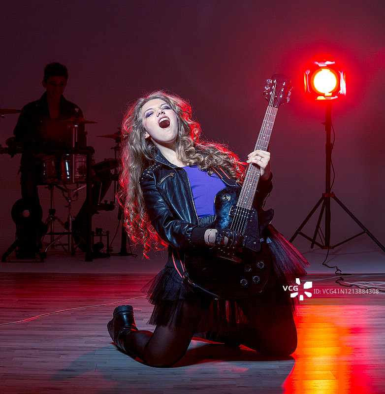 摇滚女孩图片素材