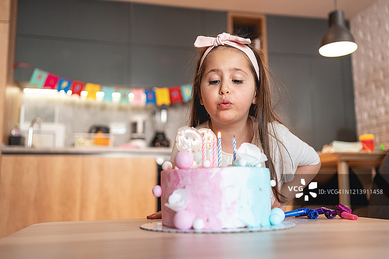 希望疫情早日结束，可以和朋友们相见图片素材