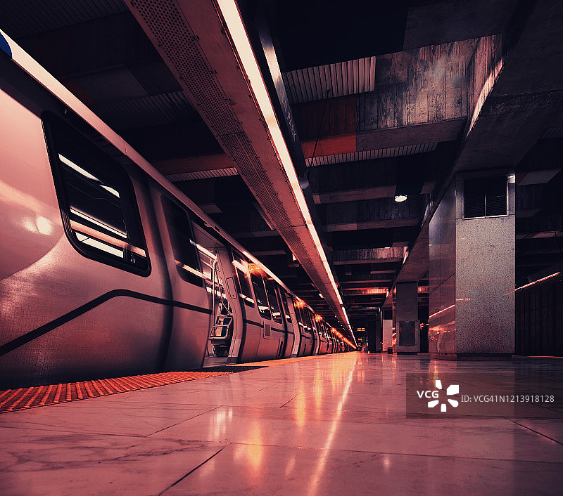 新冠疫情期间空旷的旧金山BART车站图片素材