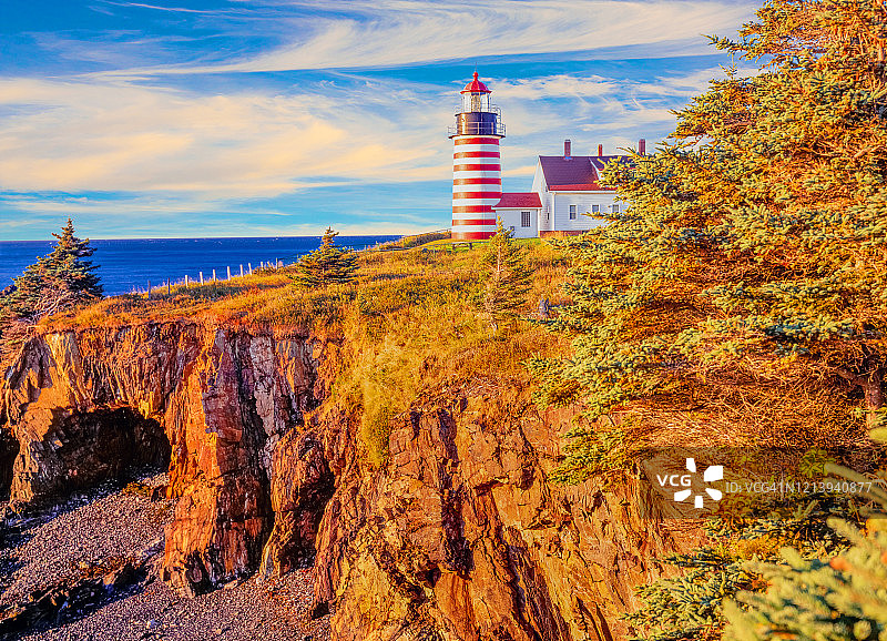 美国缅因州卢贝克西 Quoddy 角灯塔图片素材