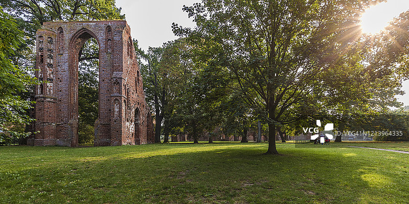 德国格赖夫斯瓦尔德埃尔德纳修道院遗址图片素材