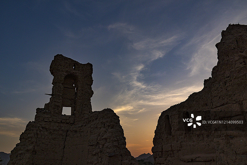 尼兹瓦附近的塔努夫村庄，在50年代被炸毁图片素材