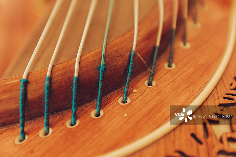 中国传统乐器古筝琴弦细节图片素材