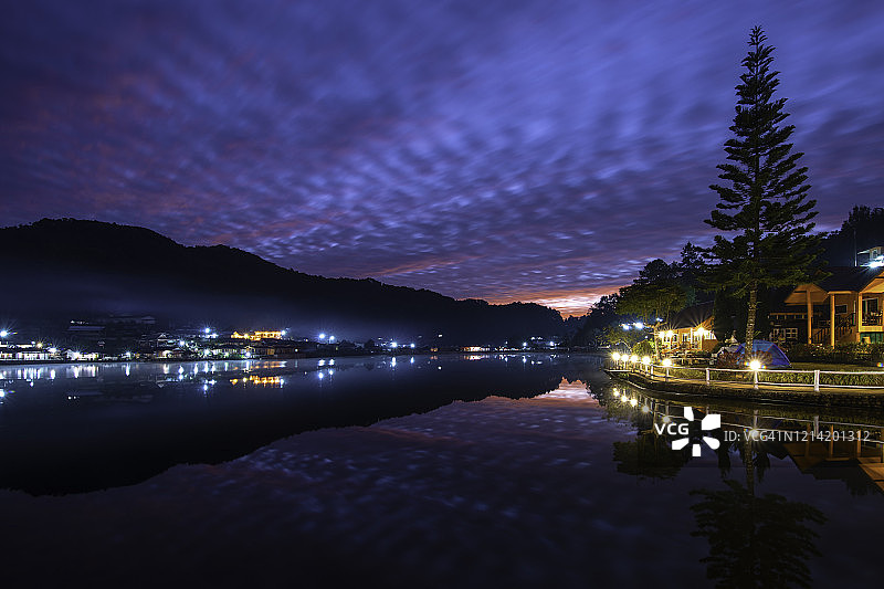 位于夜丰颂府Mueang区的泰式爱情小屋图片素材