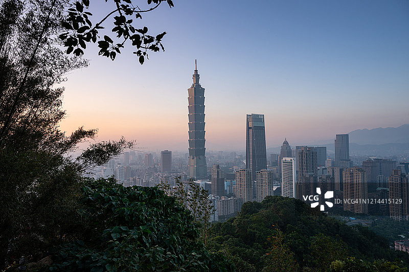 中国台湾台北象山晚霞航拍图片素材