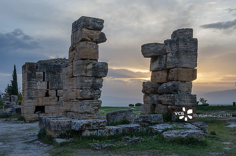 日落下的遗址图片素材