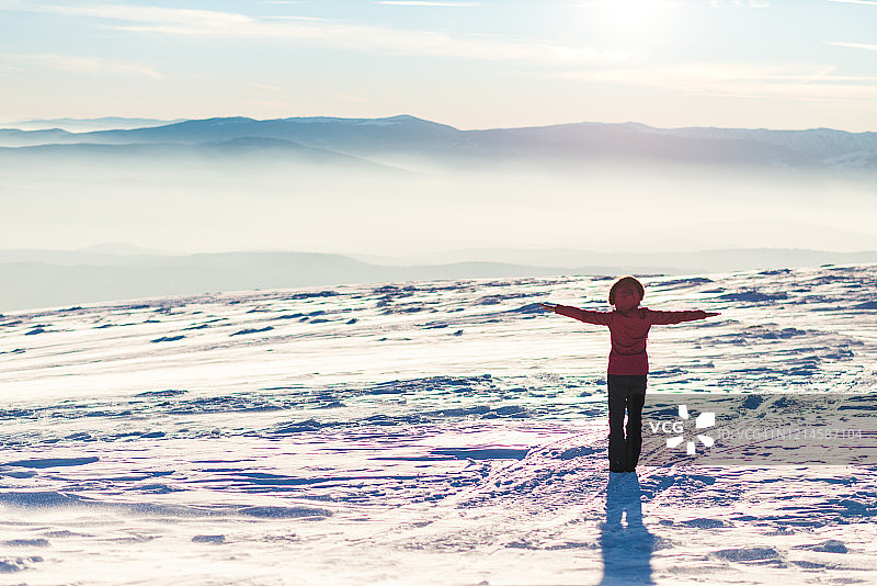 在山顶上冥想图片素材