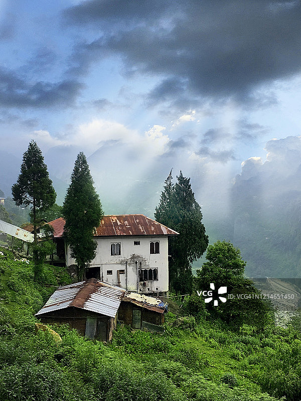 普恩乔林附近的村庄图片素材