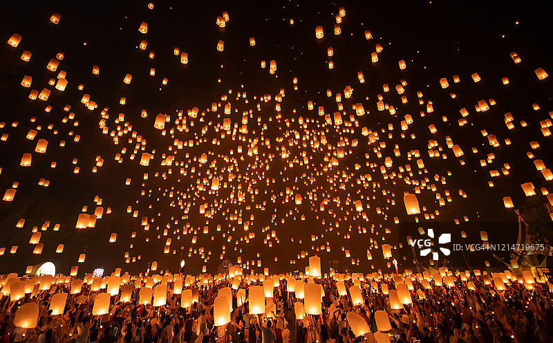 泰国清迈水灯节：热门旅游目的地图片素材