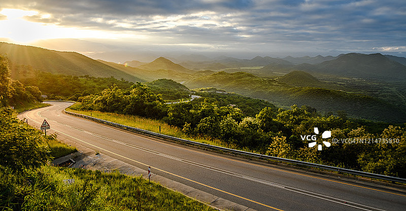 南非山隘的日出图片素材