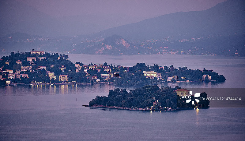 夜晚的马焦雷湖马德雷岛图片素材
