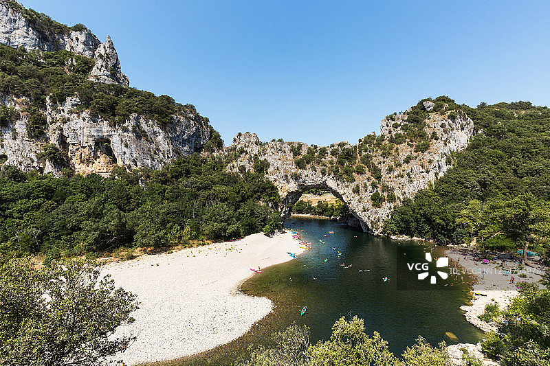 阿尔代什河和阿尔克桥（法国阿尔代什省）图片素材