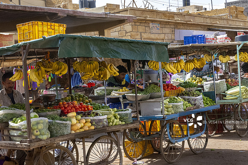 印度拉贾斯坦邦斋沙默尔水果市场图片素材