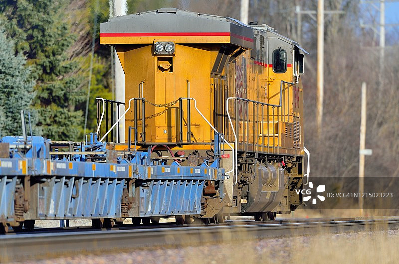 火车头牵引货运列车图片素材