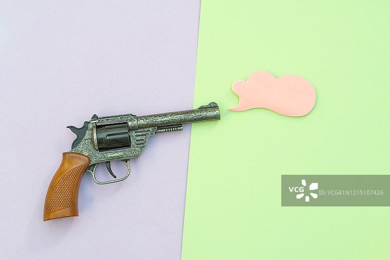 发射消息的手枪图片素材