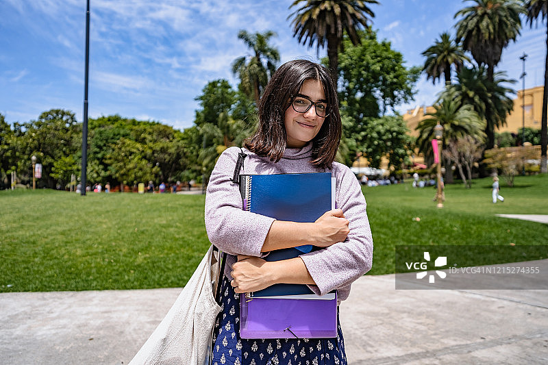 女大学生肖像图片素材