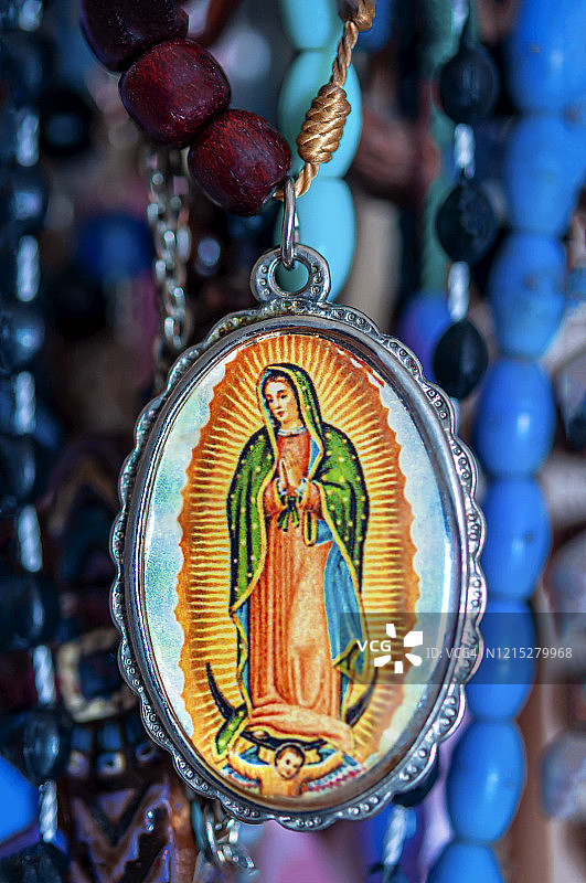 瓜达卢佩圣母的宗教纪念章图片素材