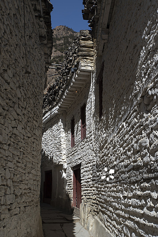 尼泊尔马尔法的狭窄街道图片素材