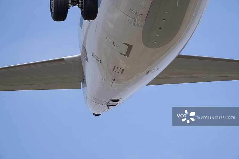 商用飞机后视图图片素材