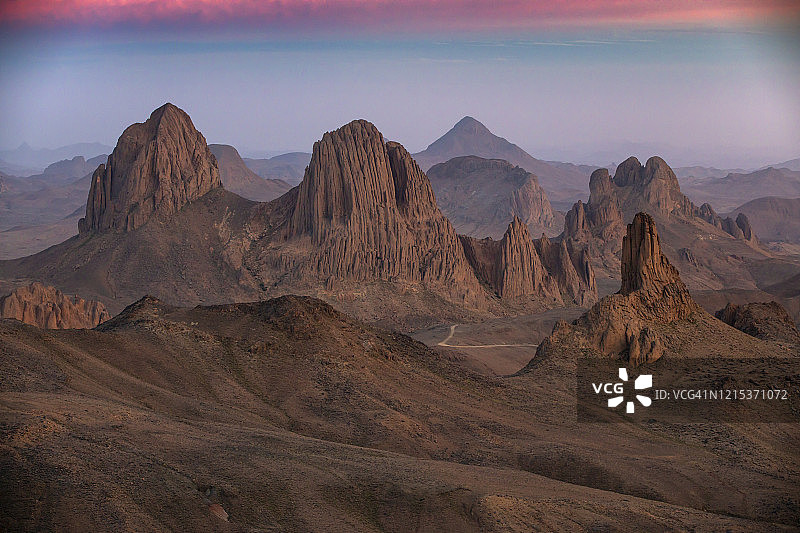 阿塞克雷姆的崎岖山景图片素材