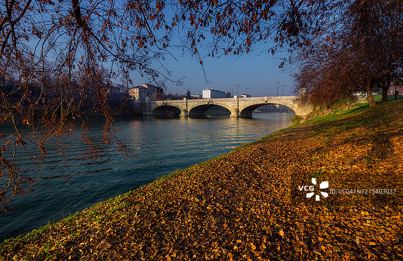 波河河岸图片素材
