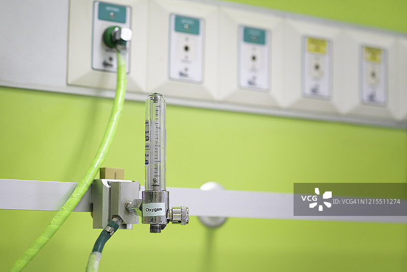 医院中的氧气流量计和管道图片素材